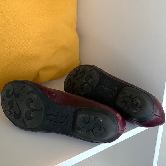 Bare Traps - purple leather flats, size 8, very good used condition - Picture 6 of 9
